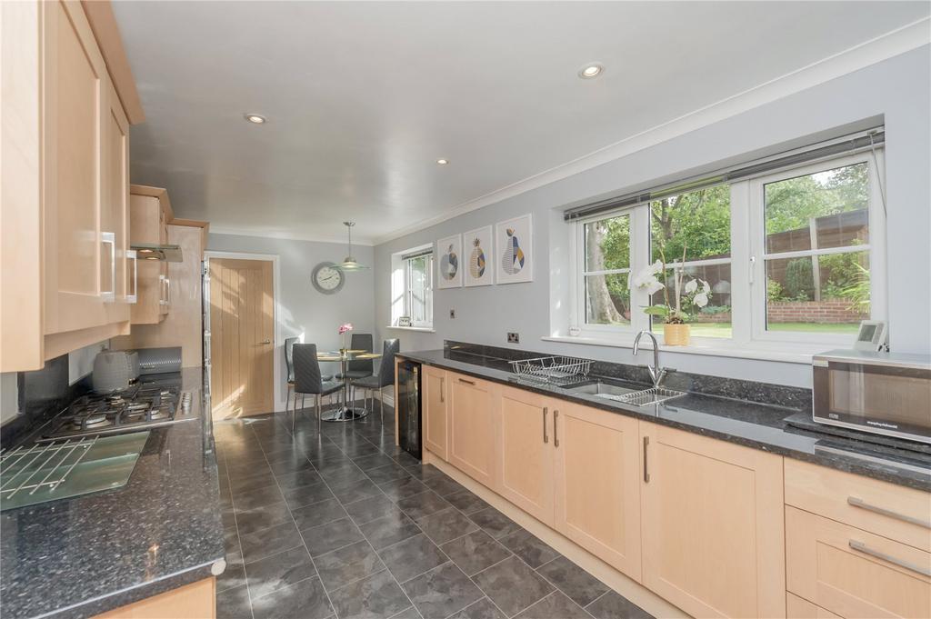 Richmond Park Avenue, Roberttown, Liversedge, WF15 4 bed detached house