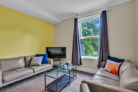 6 bedroom flat to rent, HYDE PARK ROAD, Leeds