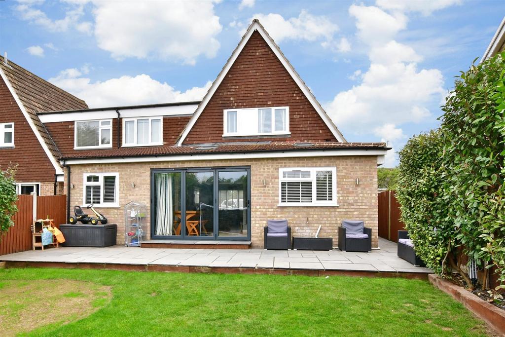 Worcester Close, Istead Rise, Kent 3 bed semidetached house for sale