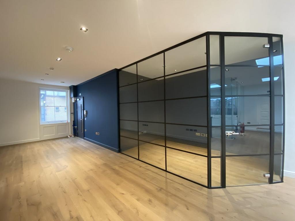 Interior 20.jpg