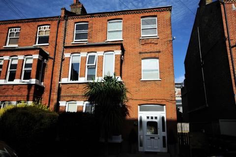 Ennismore Avenue, London, W4 1SF