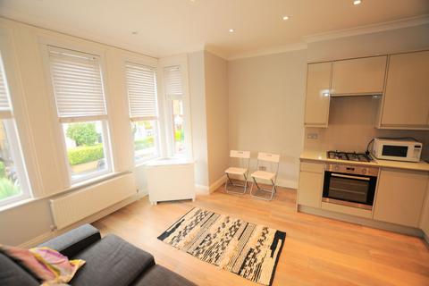 1 bedroom flat to rent, Ennismore Avenue, London, W4 1SF