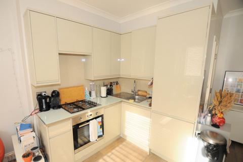 1 bedroom flat to rent, Ennismore Avenue, London, W4 1SF