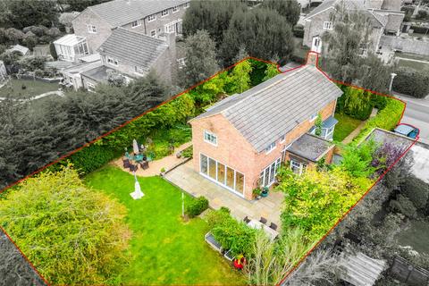4 bedroom detached house for sale - The Jinnings, Welwyn Garden City, Hertfordshire, AL7