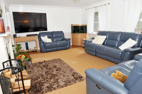 2 Bird Lane, Hail Weston, St Neots, PE19 5JP