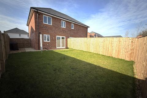 3 bedroom semi-detached house to rent, Crummock Place, Warton, PR4