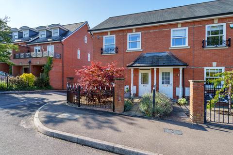 4 bedroom semi-detached house to rent, Lancaster Avenue, Guildford, Surrey, GU1