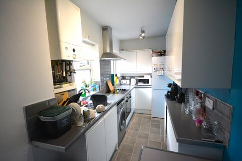 1 bedroom in a house share to rent, 36 Highfield Road, M6