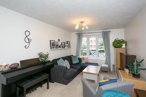 2 bedroom apartment for sale - Exeter Close, Watford, Hertfordshire, WD24