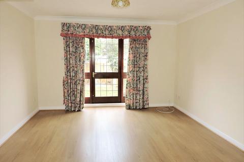 8 Rushmon Villas, New Malden, KT3 6BZ