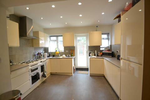 House share to rent, Drayton Gardens, West Ealing Available from 6th November 2023