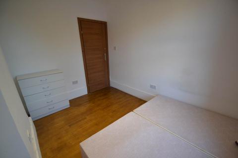 House share to rent, Drayton Gardens, West Ealing Available from 6th November 2023