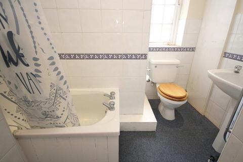 1 bedroom flat to rent, Station Road, Blackwell, Bromsgrove, Worcestershire, B60