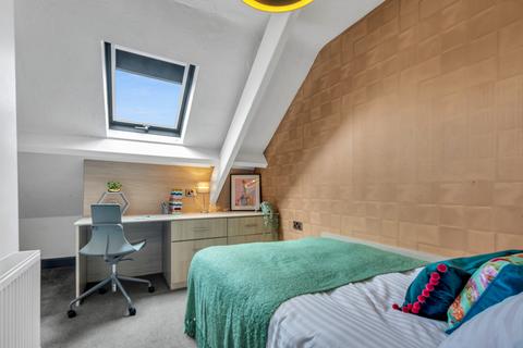 7 bedroom flat to rent, BRUDENELL ROAD, Leeds