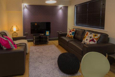 6 bedroom house to rent, ST ANNS RISE, Leeds