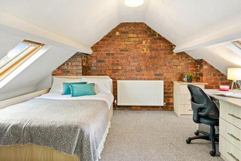6 bedroom house to rent, ESTCOURT TERRACE, Leeds