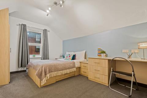 5 bedroom flat to rent, OTLEY ROAD, Leeds