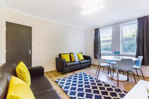 5 bedroom flat to rent, ST MICHAELS LANE, Leeds
