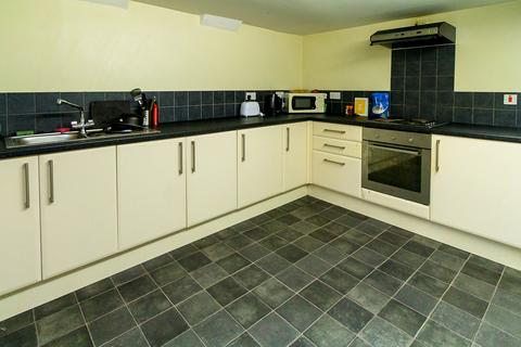 5 bedroom house to rent, GROVE GARDENS, Leeds