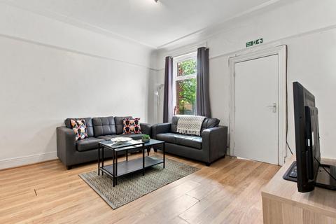 5 bedroom house to rent, GROVE GARDENS, Leeds
