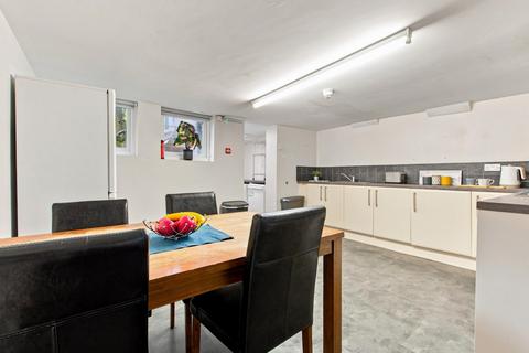 5 bedroom house to rent, GROVE GARDENS, Leeds