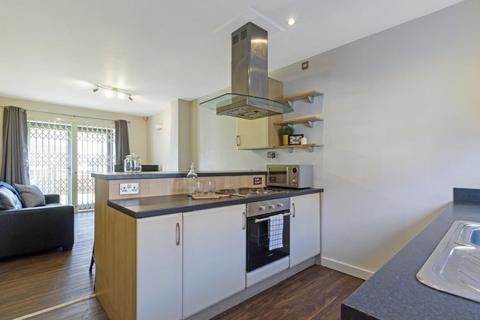 4 bedroom house to rent, Bentley Lane, Leeds