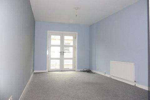 2 bedroom flat to rent, Main Street, Kilwinning KA13