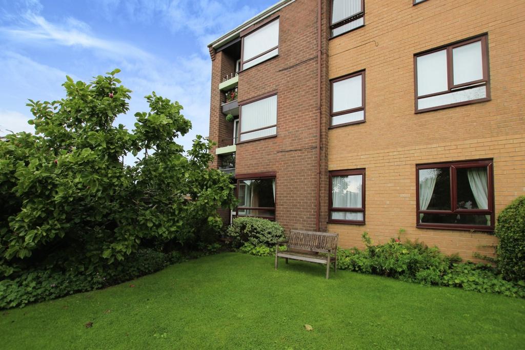 Plumley Close, Vicars Cross, Chester, Cheshire, CH3 2 bed flat for sale