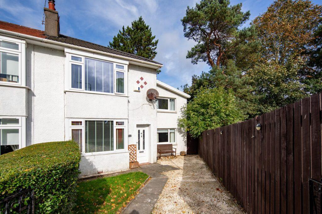 The Oval, Clarkston 4 bed end of terrace house for sale £279,000