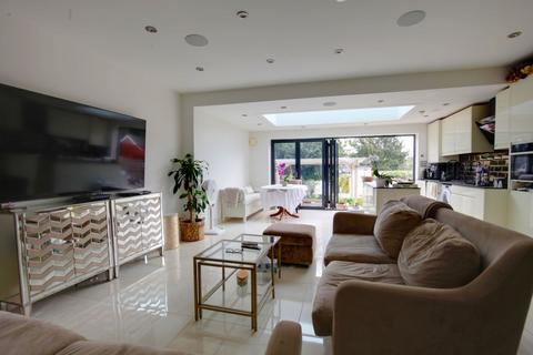 171 Gorseway, Romford, RM7 0SA