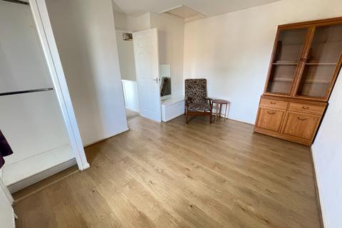 17 Lesbury Close, Luton, LU2 9UP
