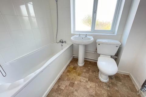 17 Lesbury Close, Luton, LU2 9UP