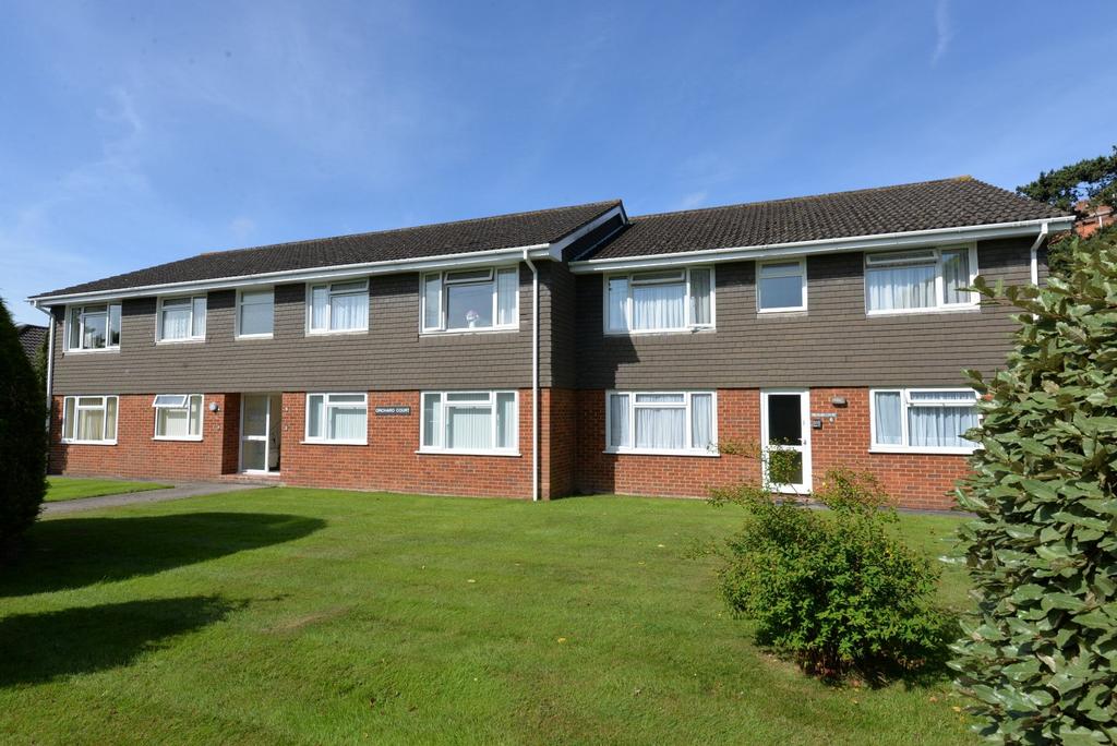 Herbert Road, New Milton, Hampshire, BH25 2 bed apartment for sale £