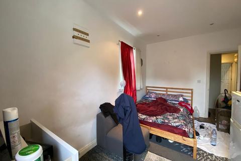 217 Albert Road, London, E16 2JS