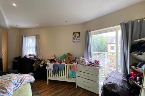 217 Albert Road, London, E16 2JS