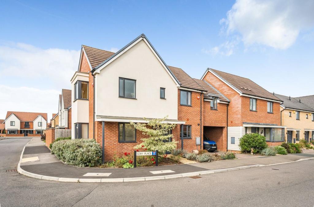 Goff Place, Wootton, Bedford 3 bed link detached house for sale £350,000