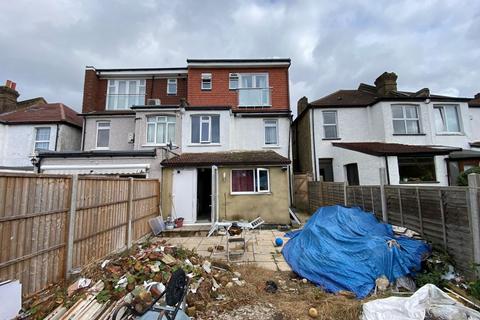 33 Bishops Park Road, London, SW16 5TX