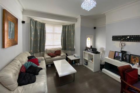 33 Bishops Park Road, London, SW16 5TX