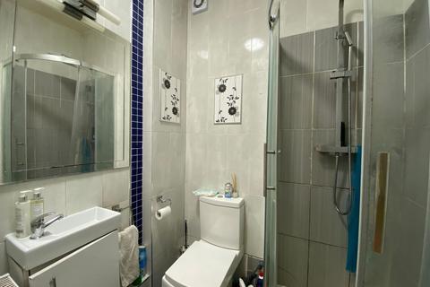 33 Bishops Park Road, London, SW16 5TX