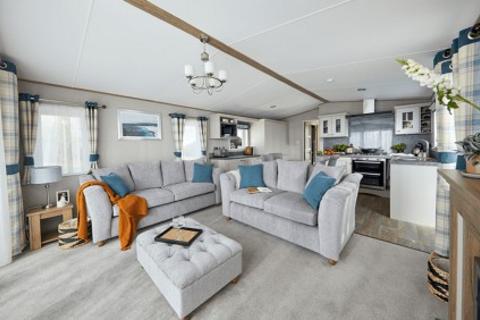 3 bedroom holiday park home for sale, Christchurch Road, Barton on Sea, New Milton, Hampshire BH25