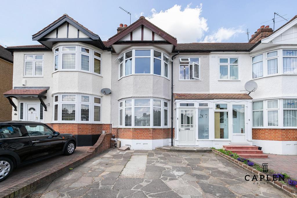 Buckhurst Way, Buckhurst Hill, IG9 4 bed terraced house for sale £650,000
