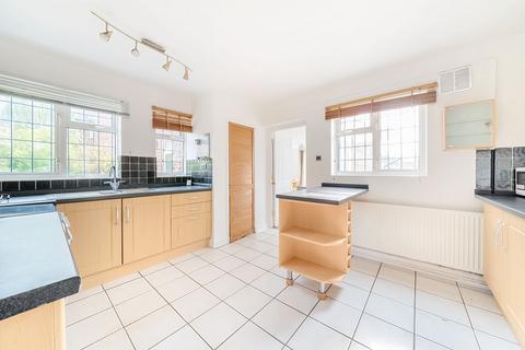 30 Fox Lane, Winchester, SO22 4DY