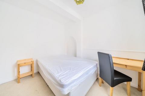 30 Fox Lane, Winchester, SO22 4DY