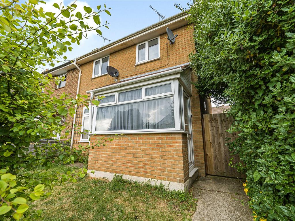 Penhill, Swindon SN2 2 bed end of terrace house for sale £200,000