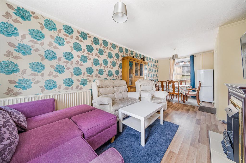 Penhill, Swindon SN2 2 bed end of terrace house for sale £200,000