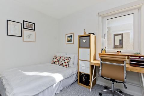 12/3 Sandport, Edinburgh, EH6 6PL