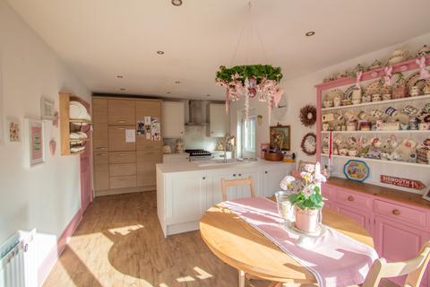 11 Abbott Close, Ottery St Mary, EX11 1FH