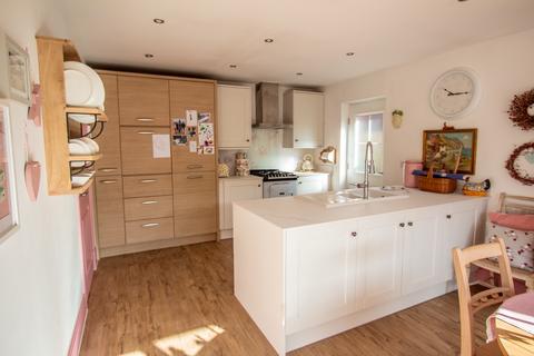 11 Abbott Close, Ottery St Mary, EX11 1FH