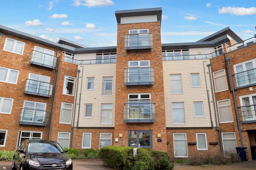 Red Admiral Court, Little Paxton PE19 2 bed apartment for sale £200,000