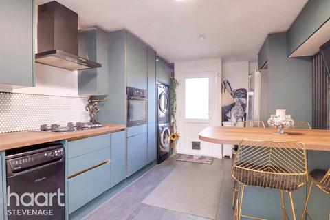 12 Monks View, Stevenage, SG2 9AA